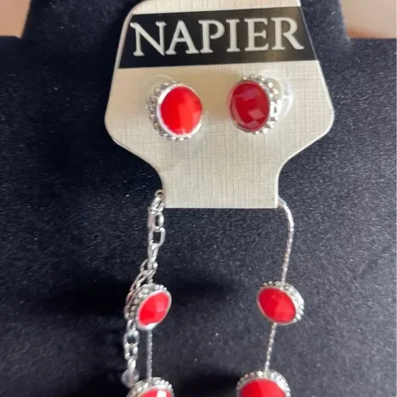 Necklace and earrings set - Picture 5 of 5